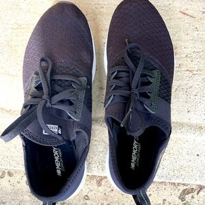 New Balance womens shoes 8 . White and black.